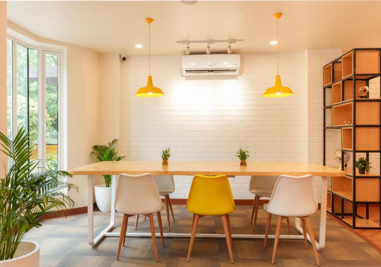 Bloom Boutique - Connaught Place Area 뉴델리 외부 사진